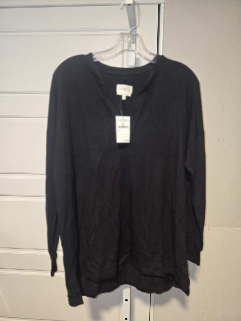 Lou & Grey SignatureSoft Black Top - Size M - Picture 3 of 6
